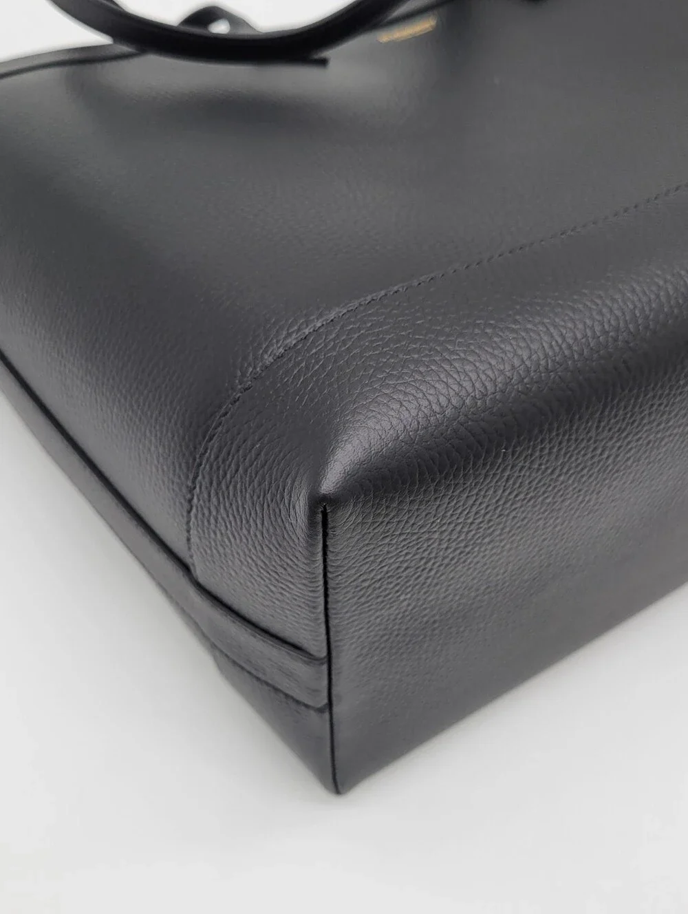 Burberry Medium Grainy Black Leather Tote Bag-NWT - Picture 10 of 11